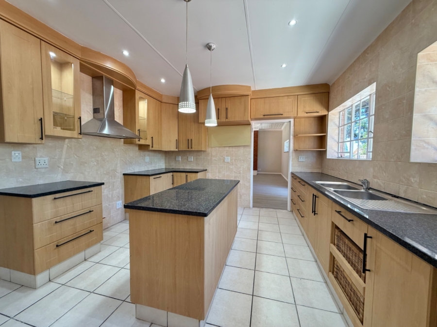 5 Bedroom Property for Sale in Bluewater Bay Eastern Cape